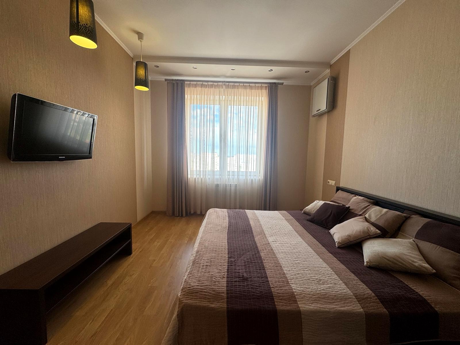 1869069393432448