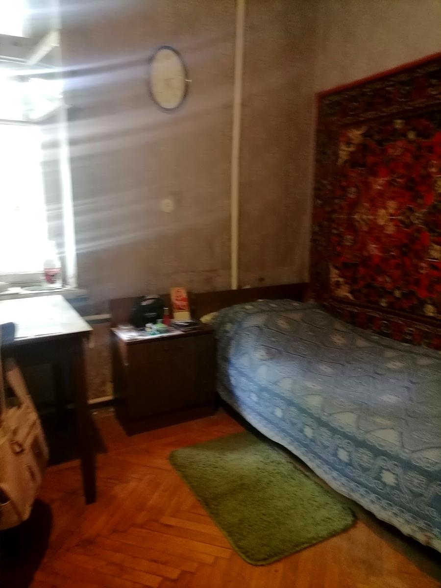 1869070465804380