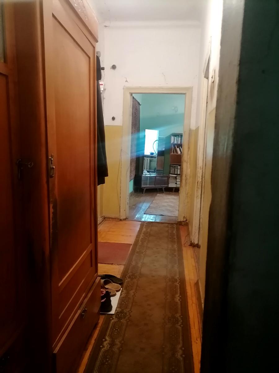 1869070468023137
