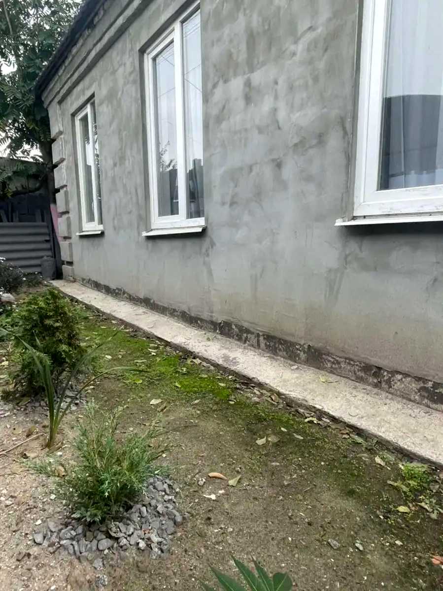 1869071875842689