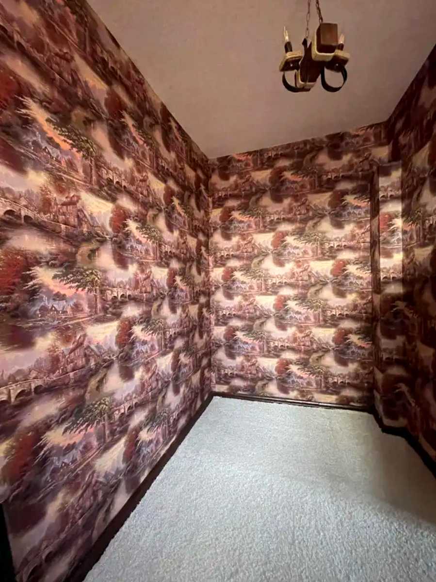 1869071879639945