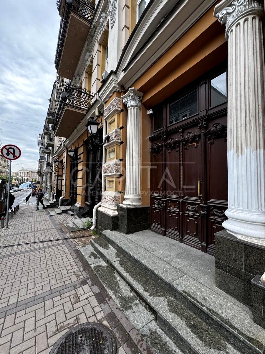 1869096101022514