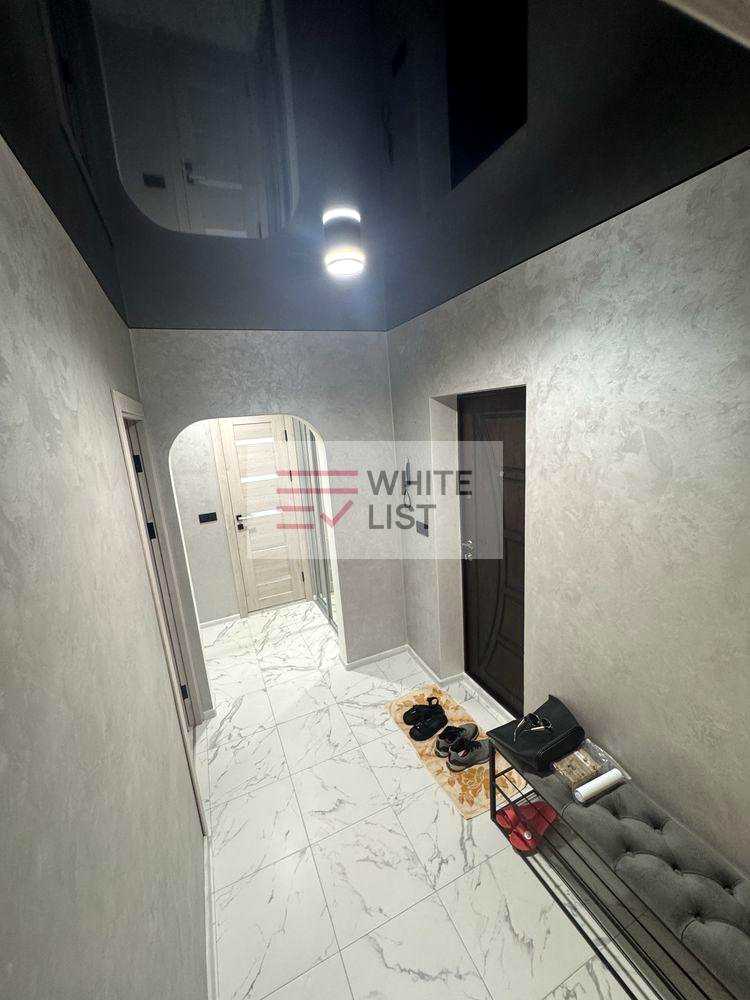 1869129791828211