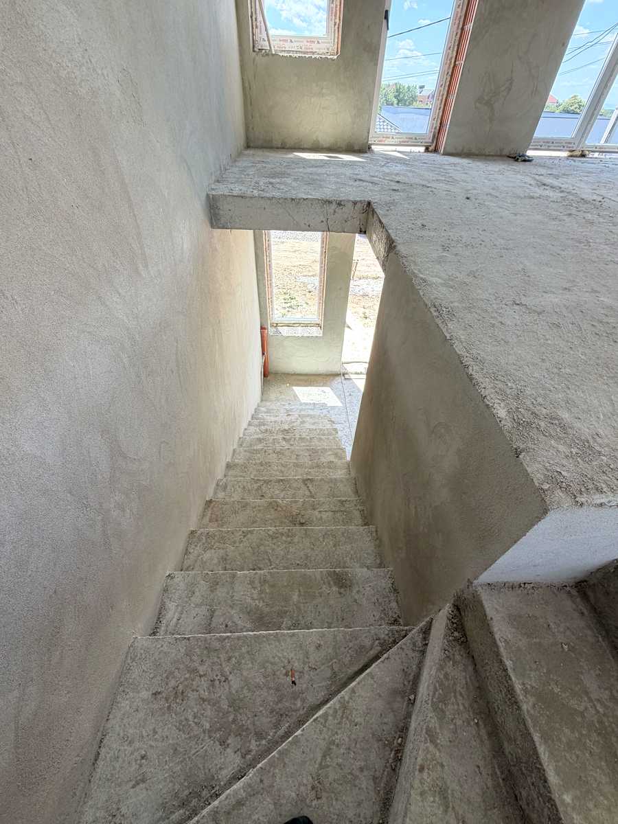 1869129923567039