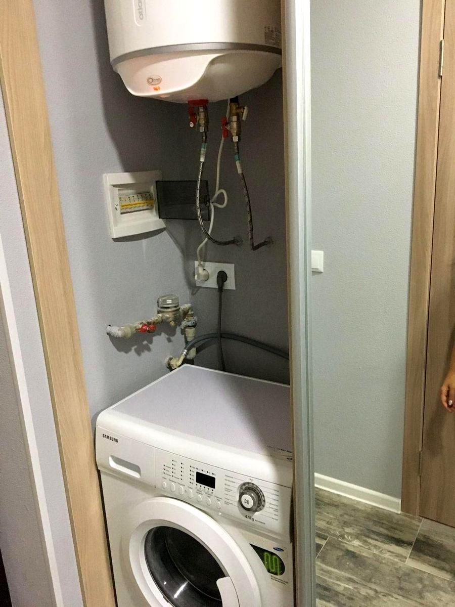 1869138547390906