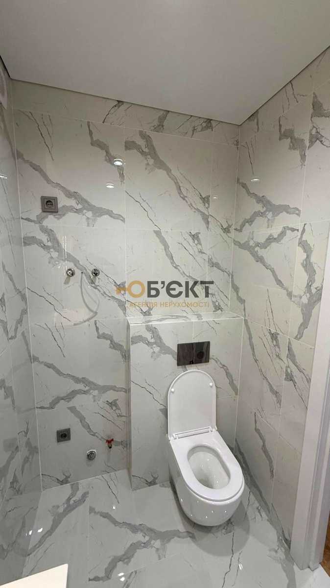1869142627504328