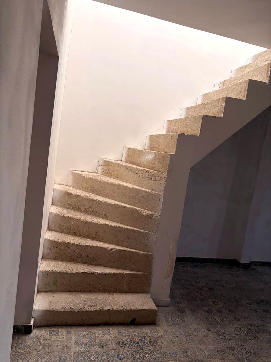1869150493372874
