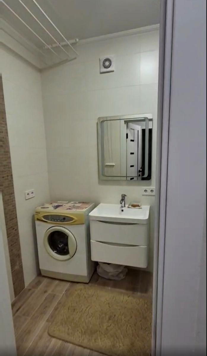1869159368983351