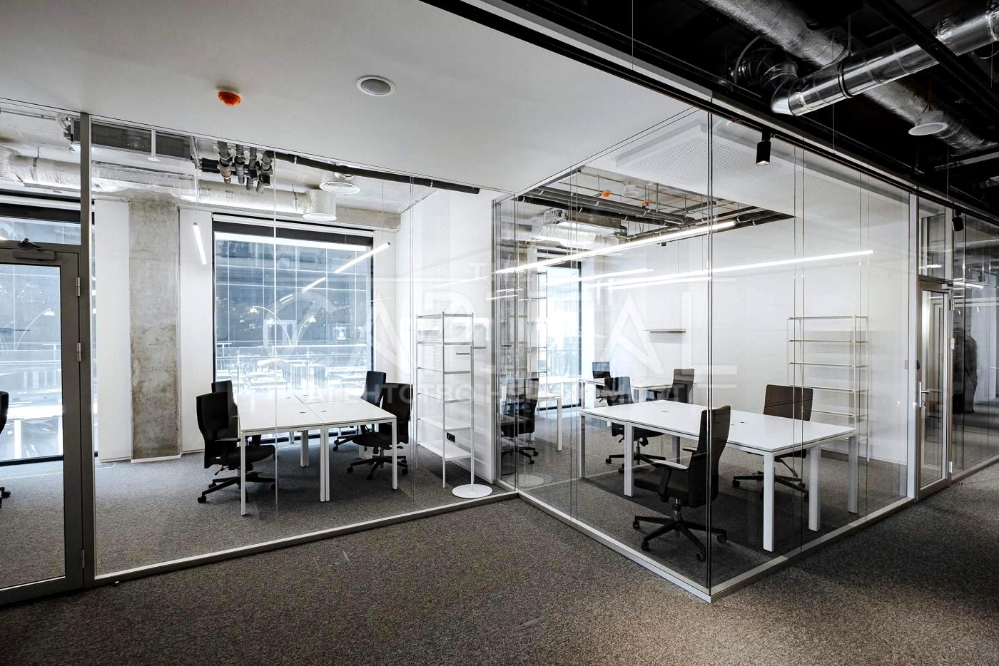 1869167872378955