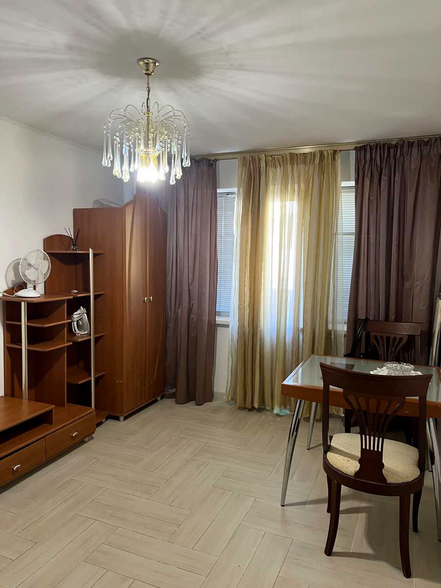1869207093219970