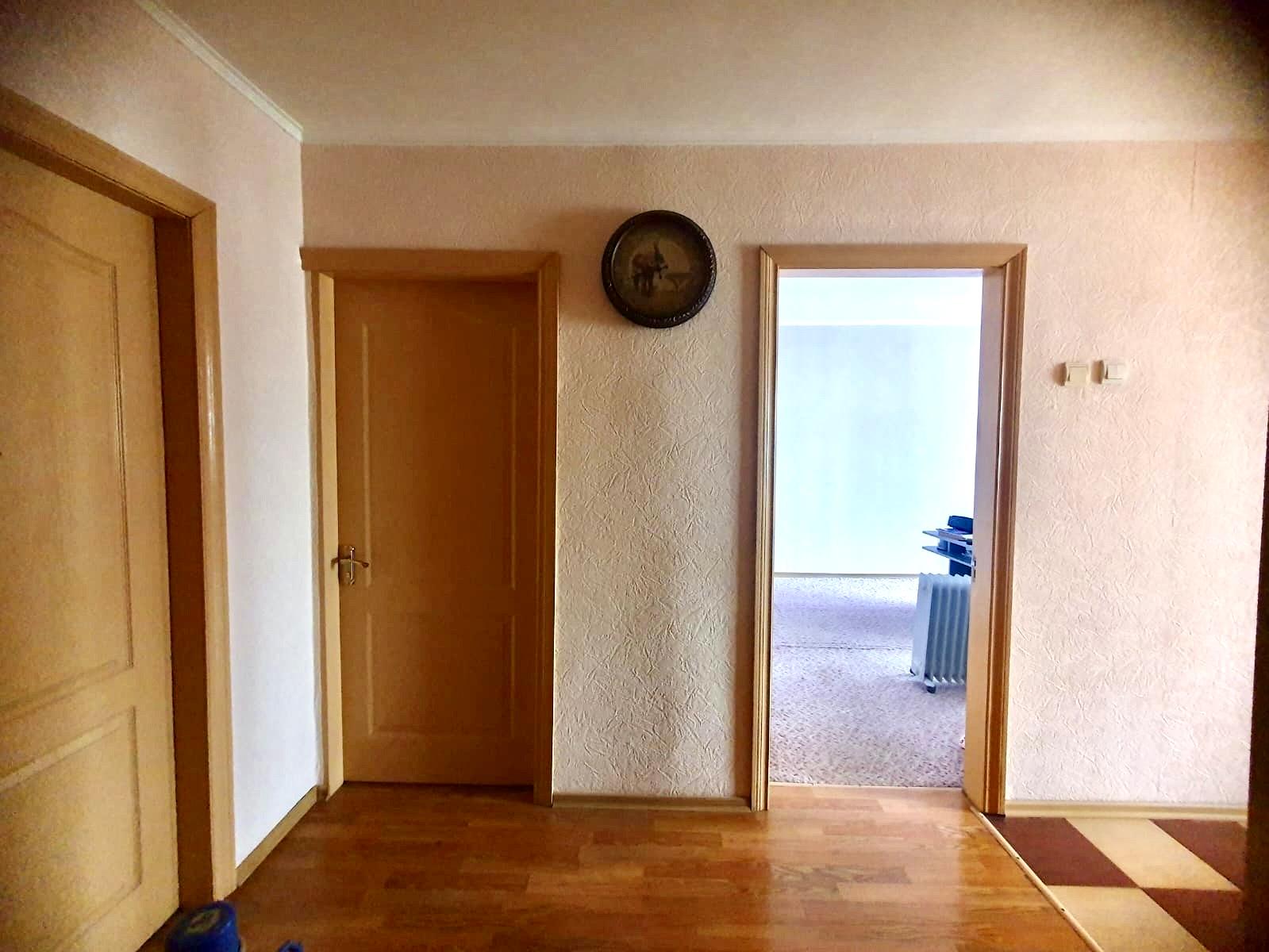 1869226443029471