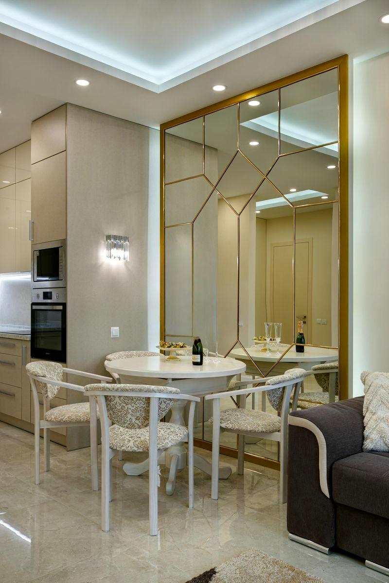 1869252916448445