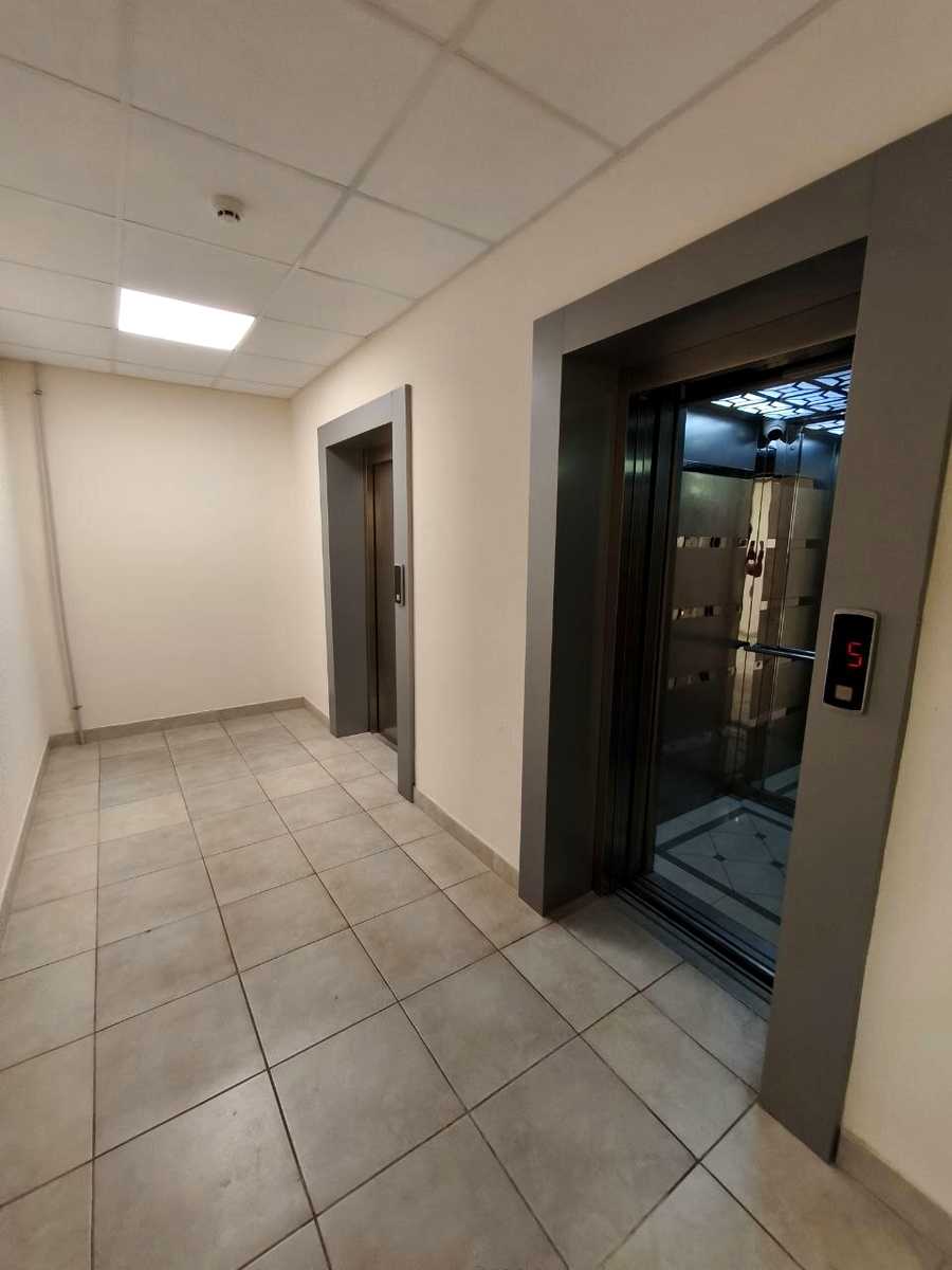 1869258857938474