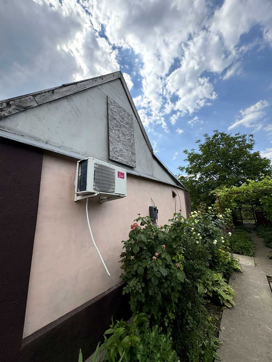 1869309239193302