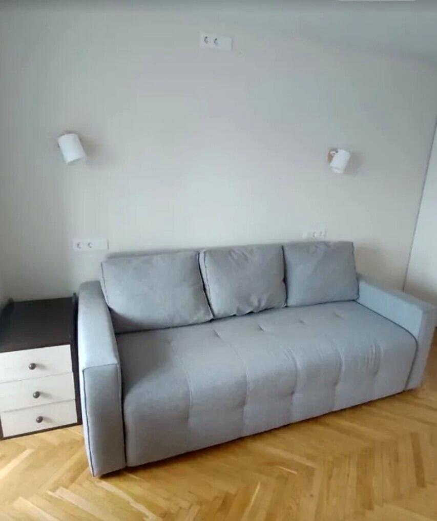 1869317403124541