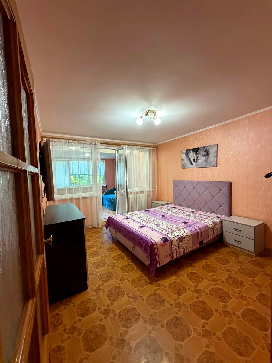 1869319355773512