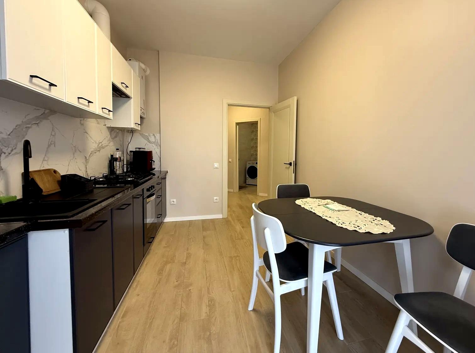 1869320736581581