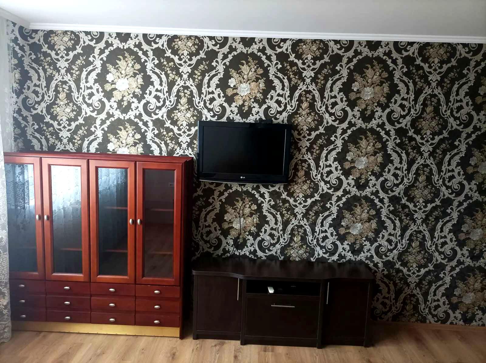 1869321005284631