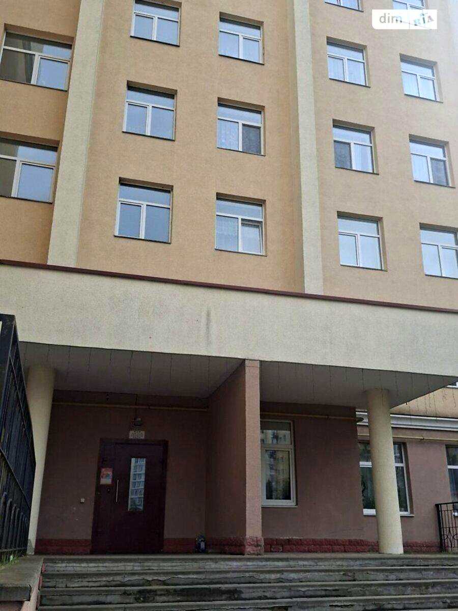 1869321385734907