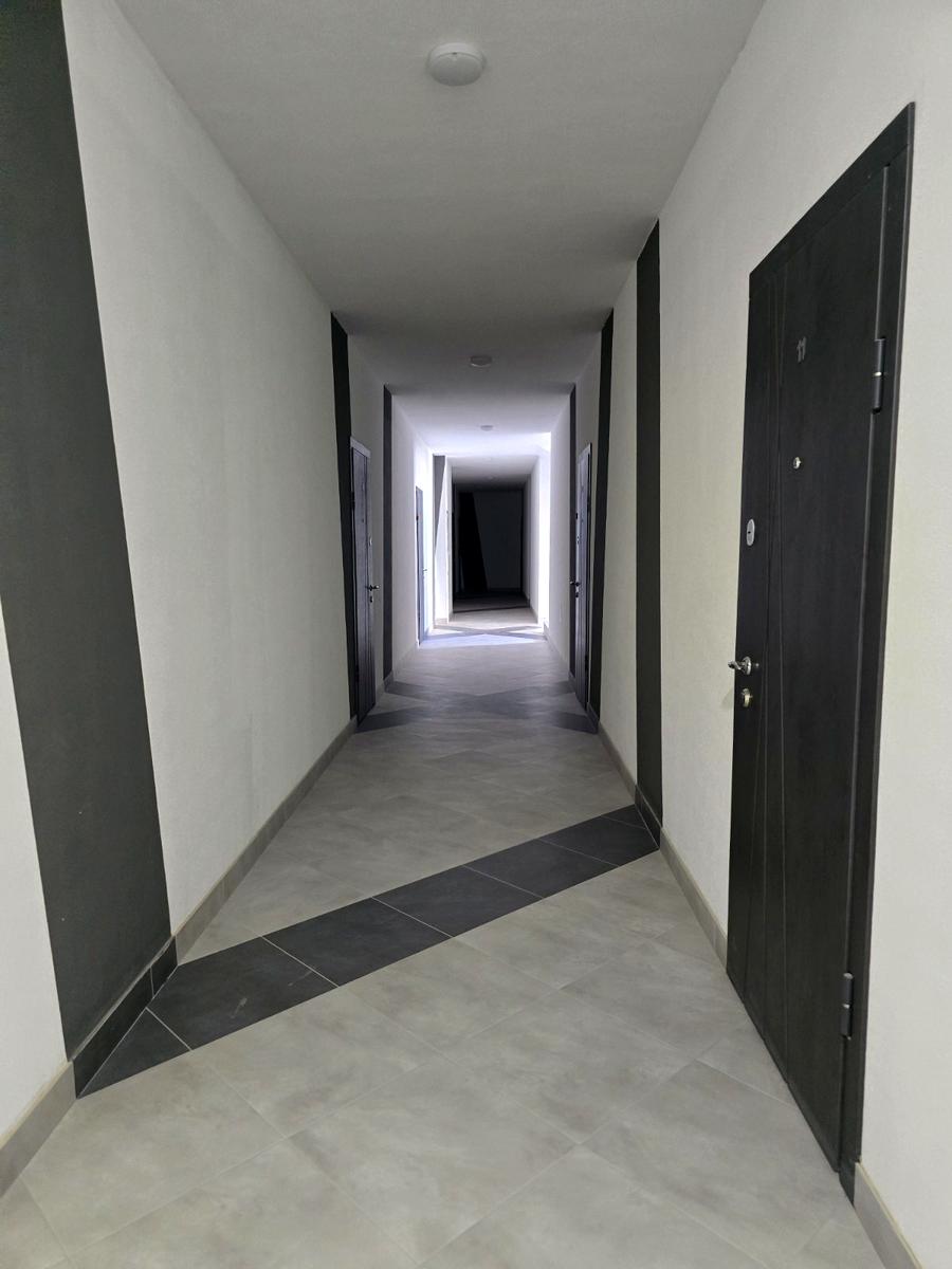1869325725979153