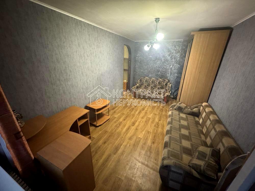 1869328845949577