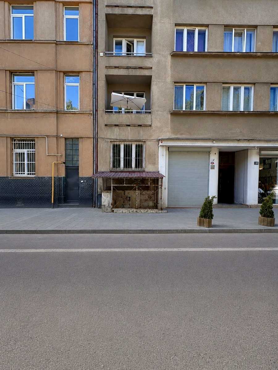 1869328908411384