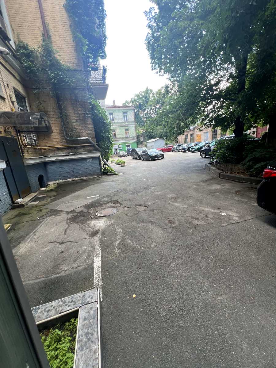 1869331280259233