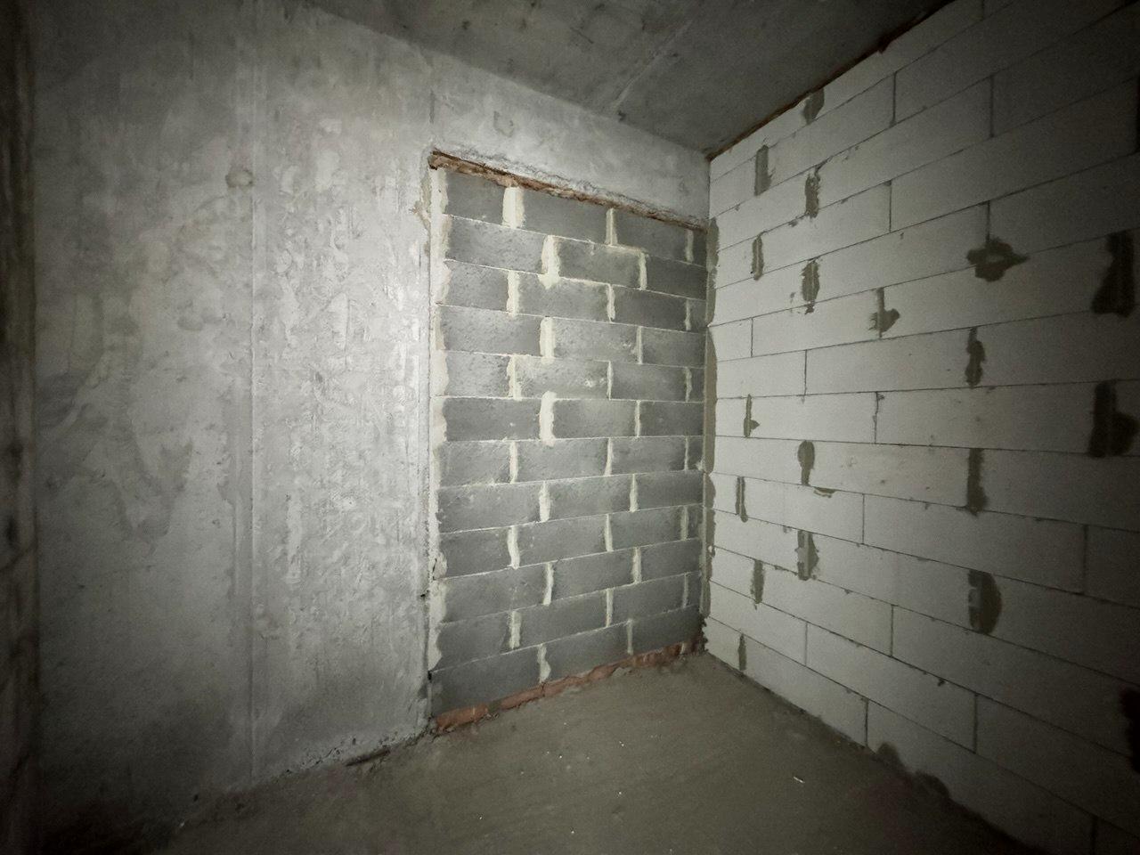 1869331350076320