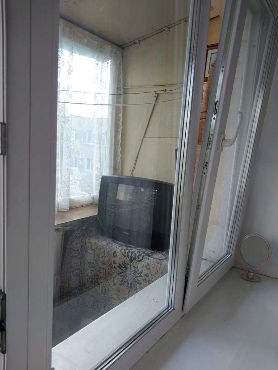1869332312613405