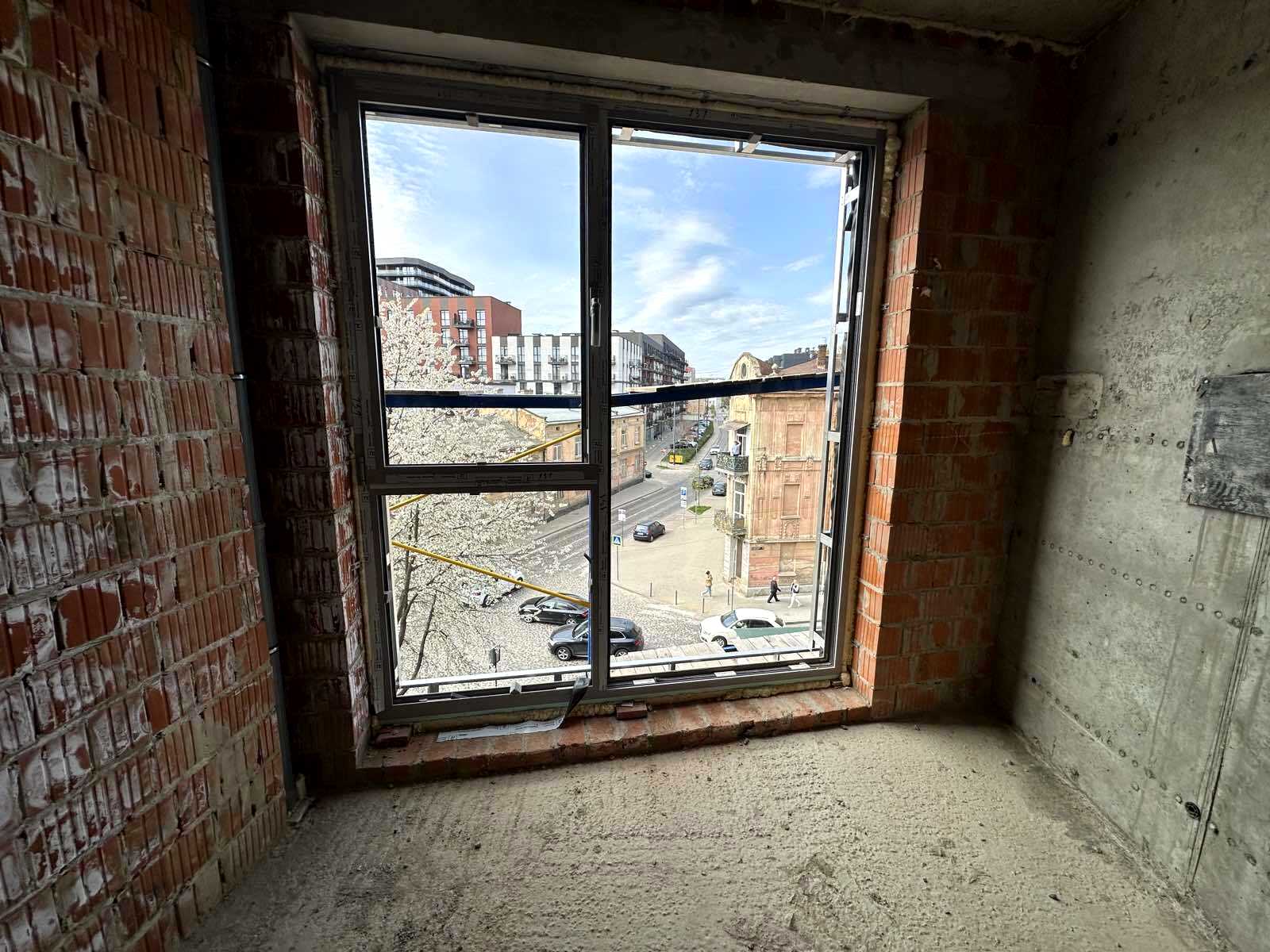 1869333927042612