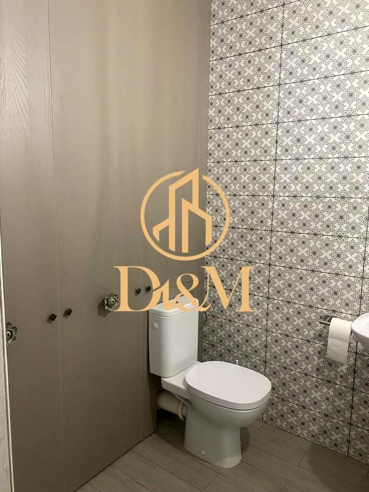1869335360300451