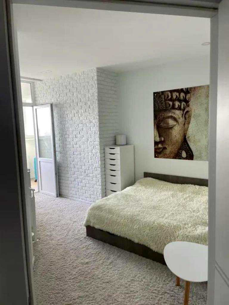 1869335923662857