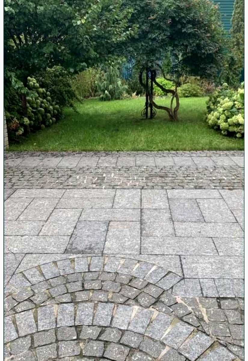 1869338344436280