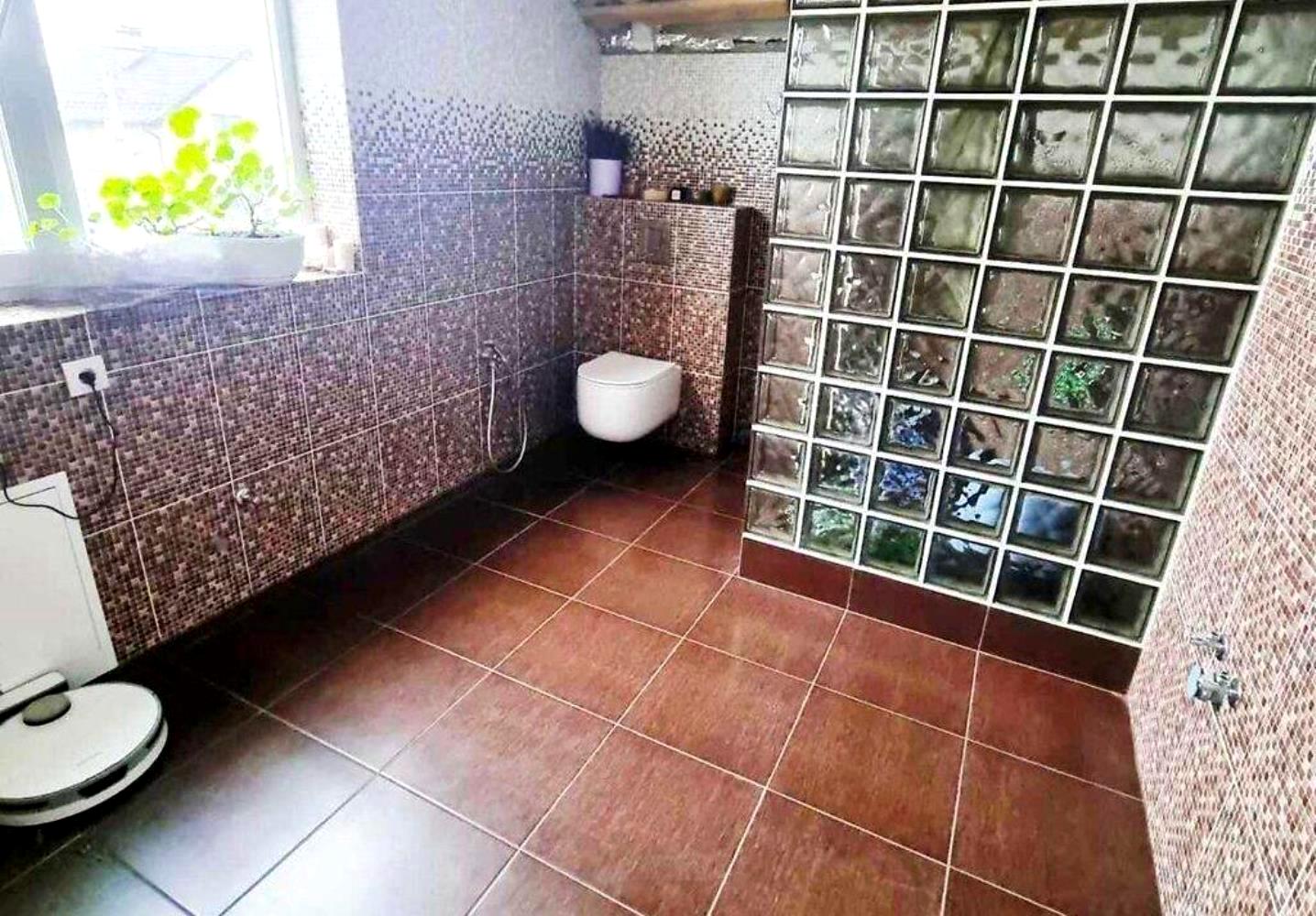 1869343488662561