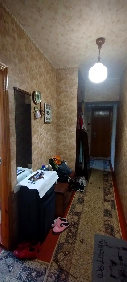 1869349640835292