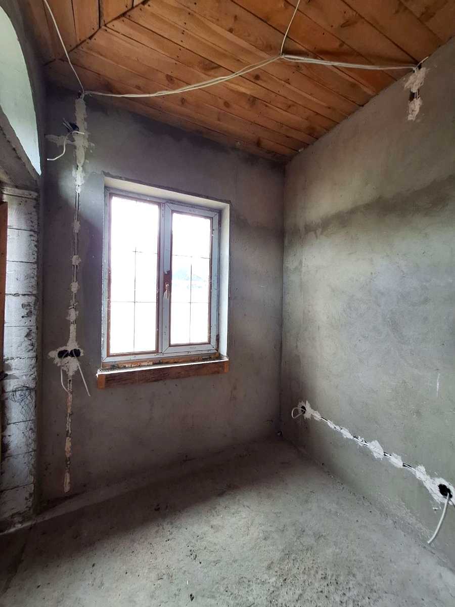 1869354513020572
