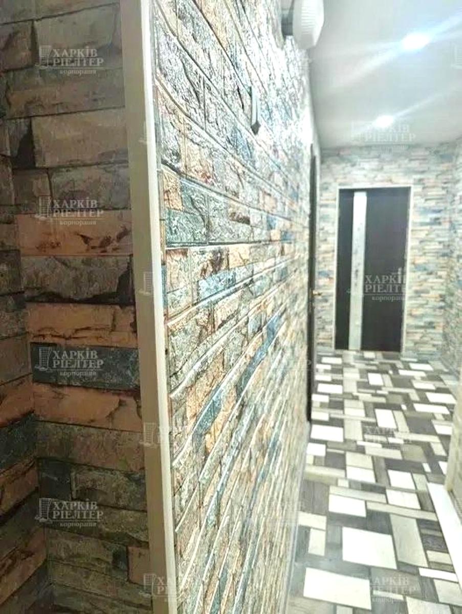 1869358715670576
