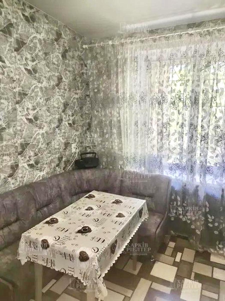1869358716497562