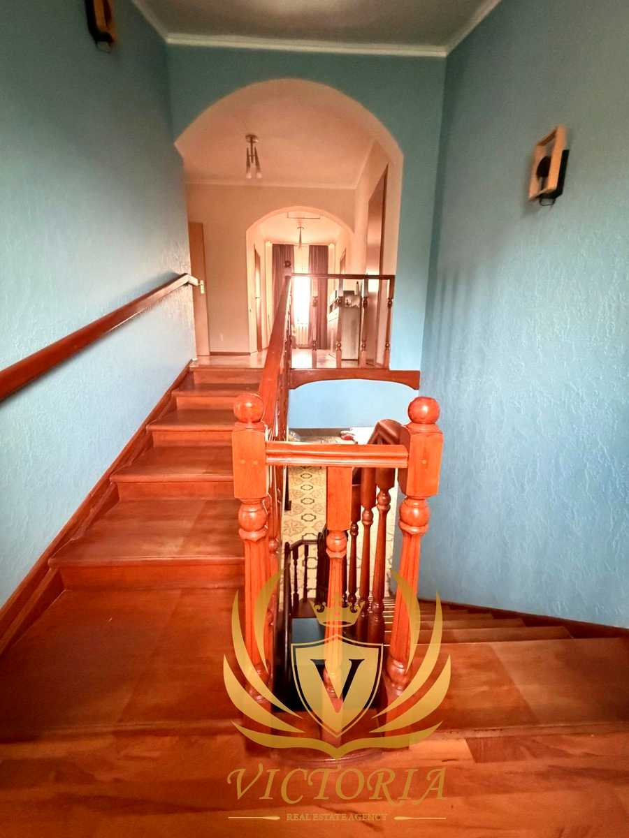 1869406712802744
