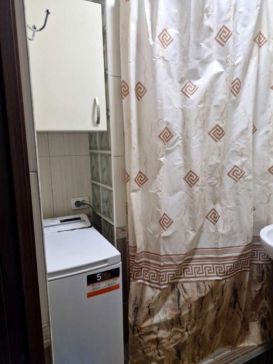 1869407091131365
