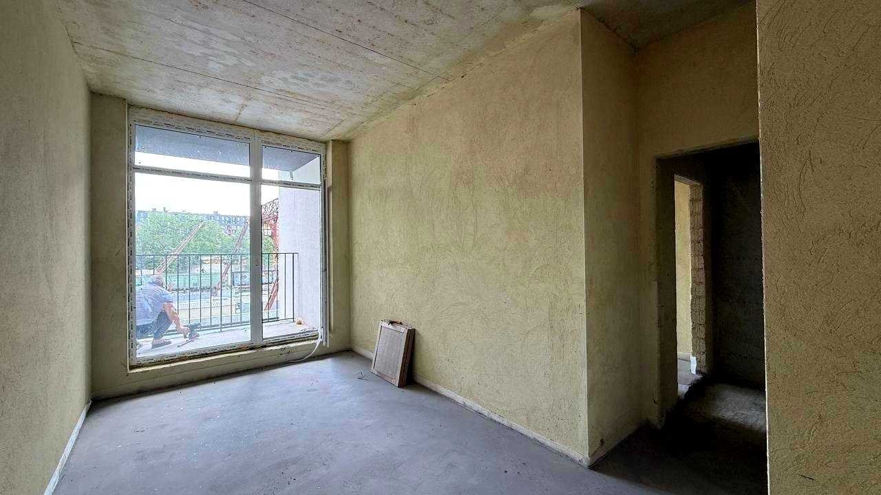 1869413124518217