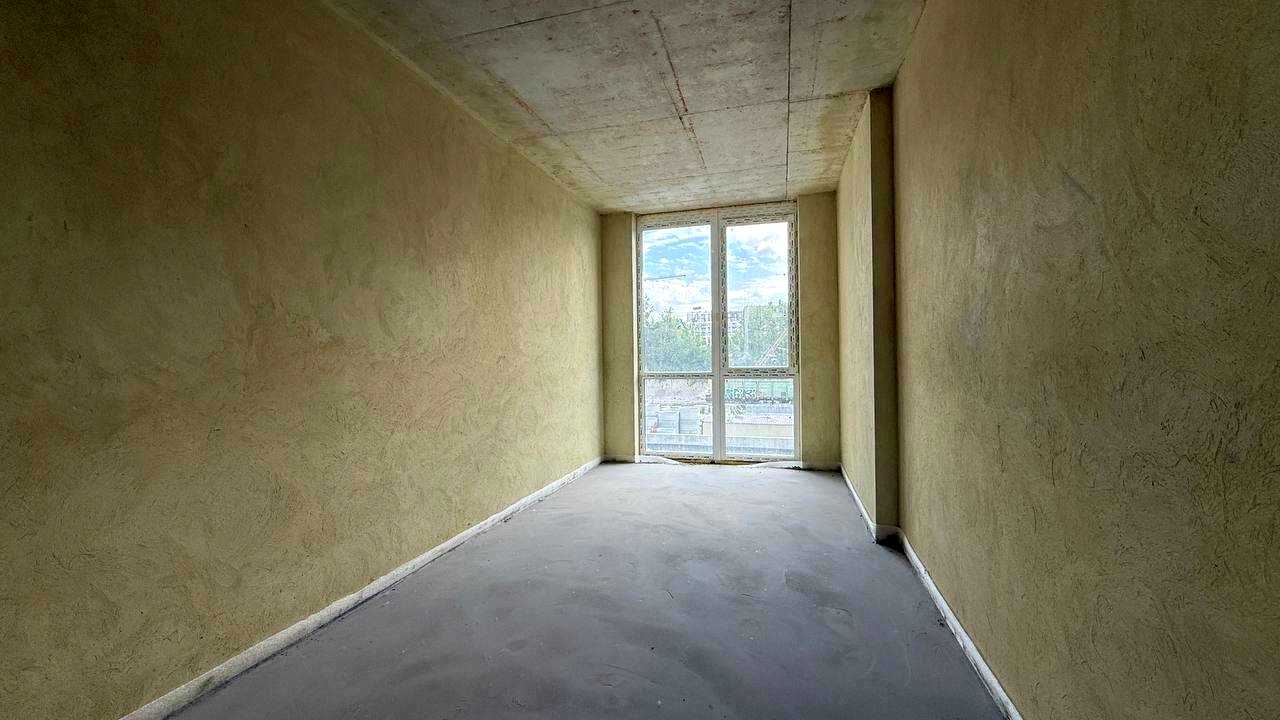 1869413129972705
