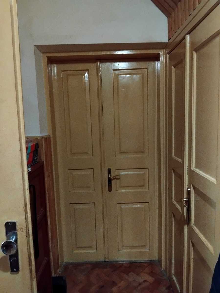 1869416703829458