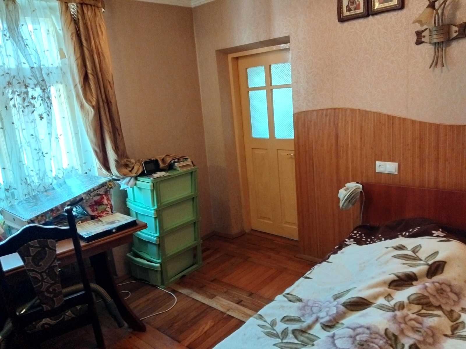 1869416922730366