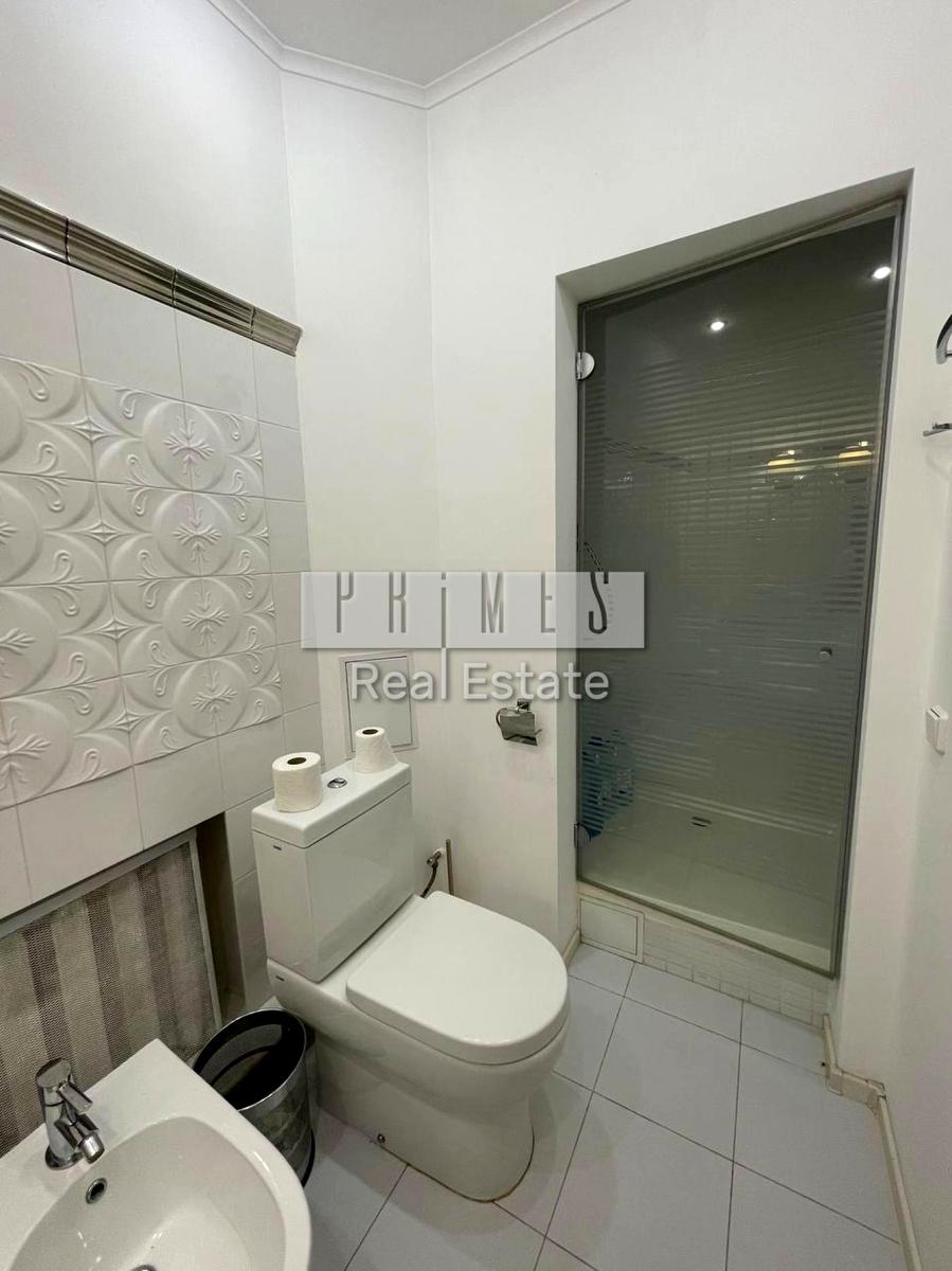 1869418752798289