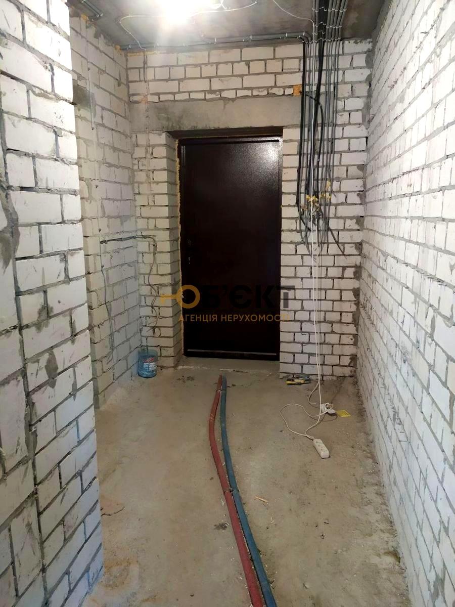 1869419070936794