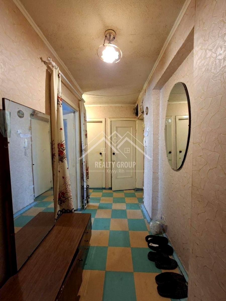 1869421411586641