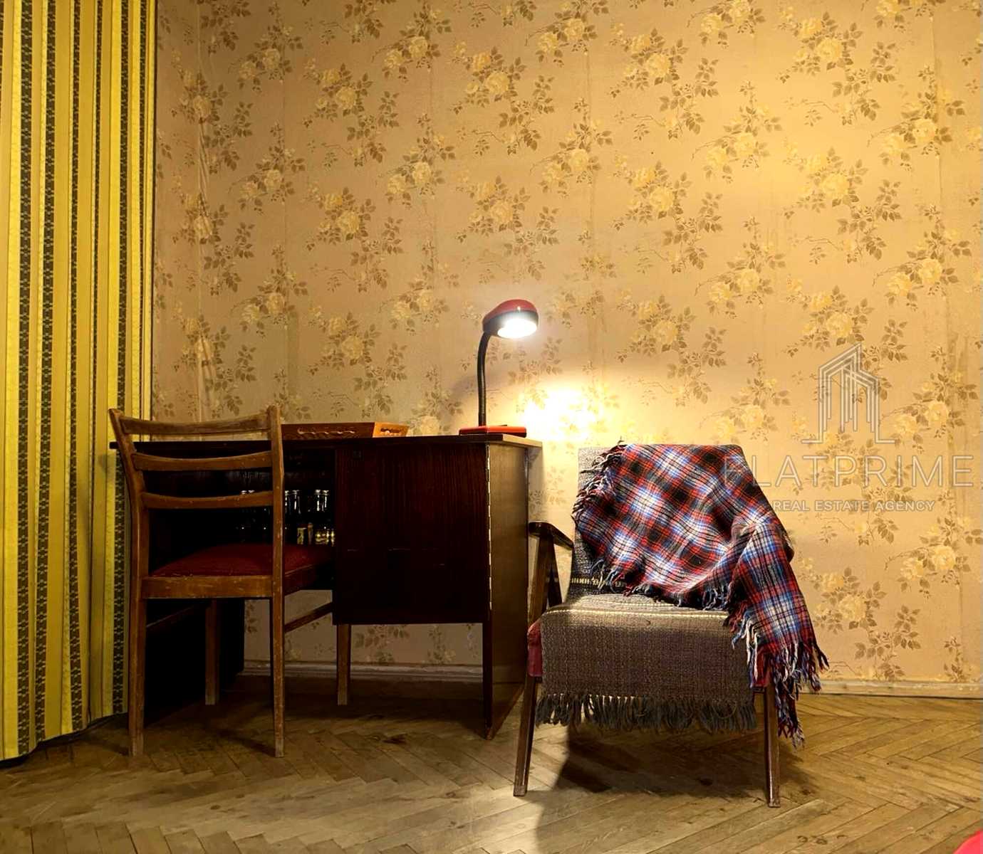 1869422776837438