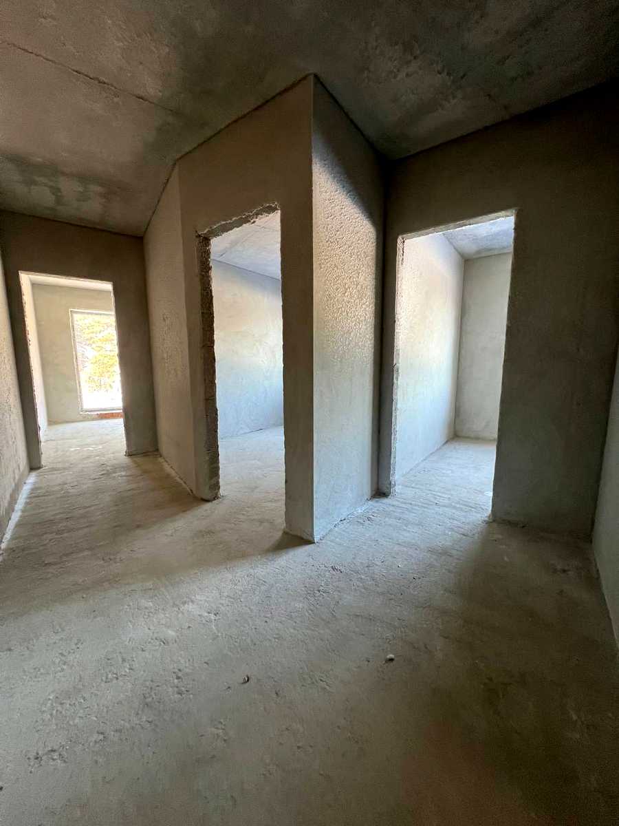 1869424658570879