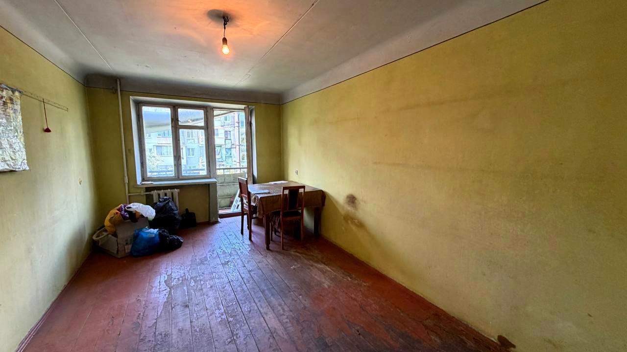 1869425402929289